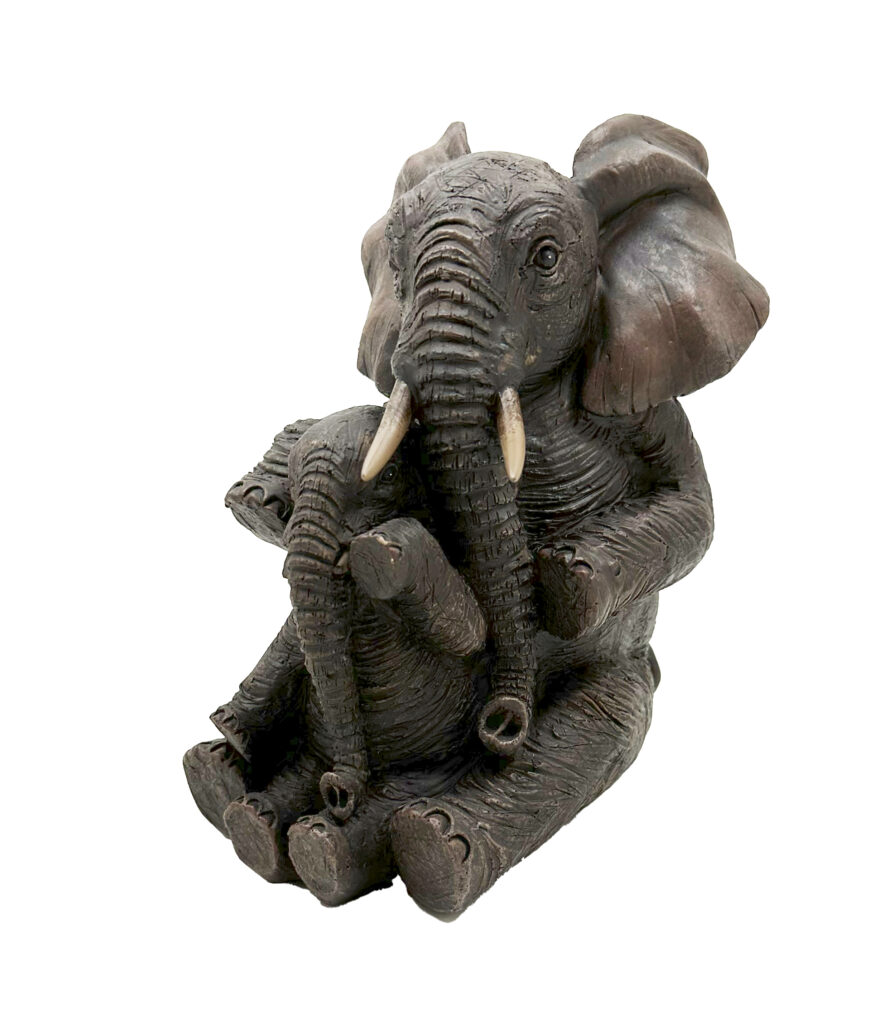 Mor elefant krammer barn