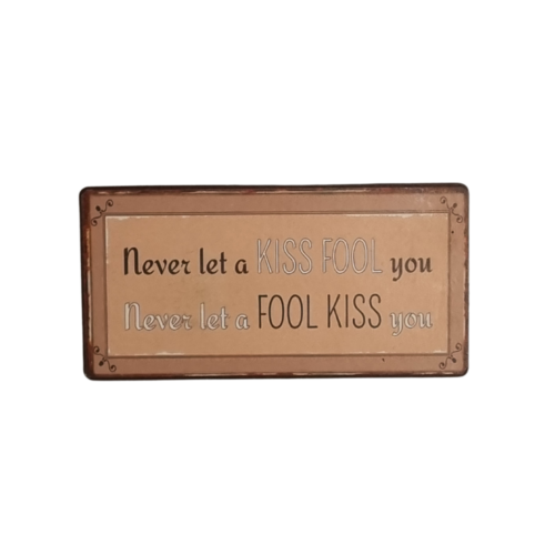 Magnet - Never let a kiss fool you